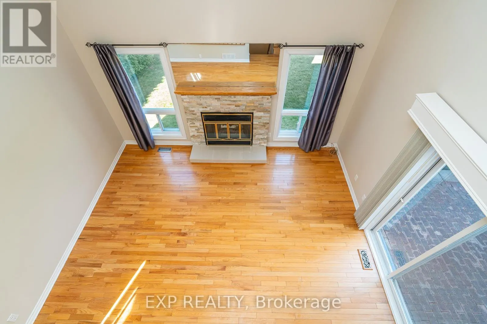 32 MAPLE VIEW CRESCENT