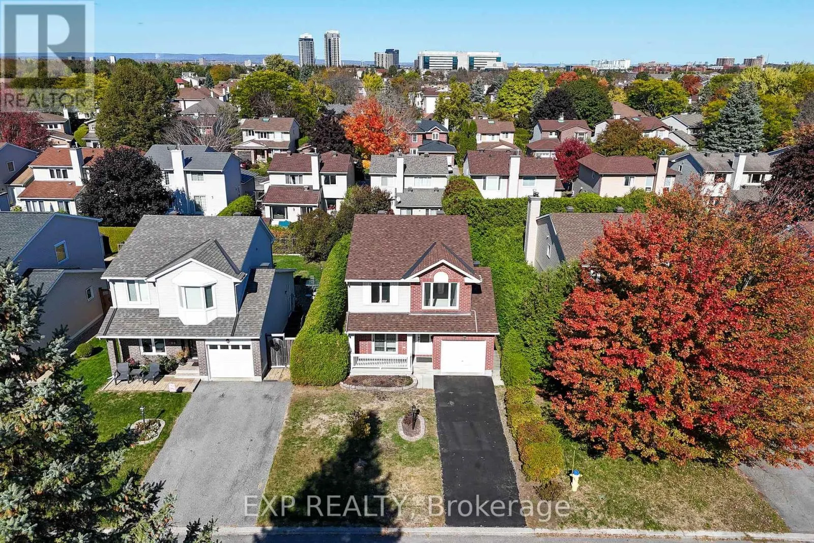 32 MAPLE VIEW CRESCENT
