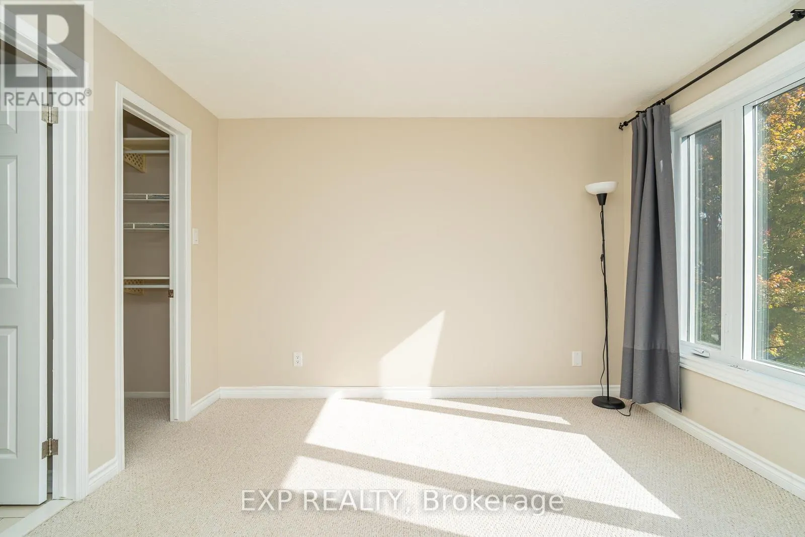 32 MAPLE VIEW CRESCENT