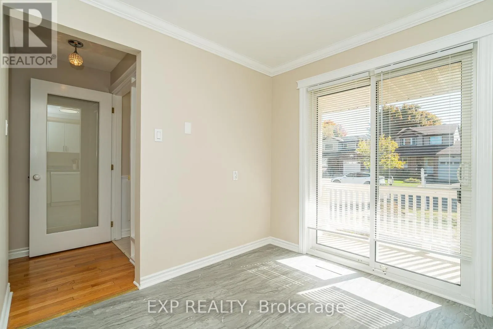 32 MAPLE VIEW CRESCENT