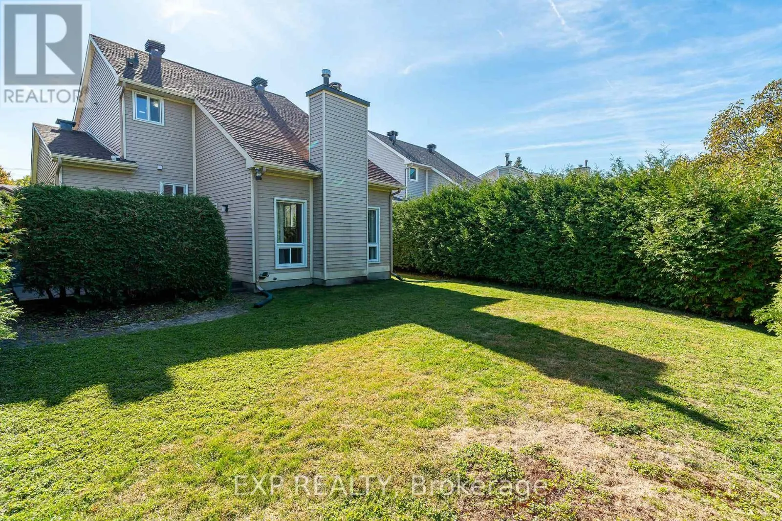 32 MAPLE VIEW CRESCENT