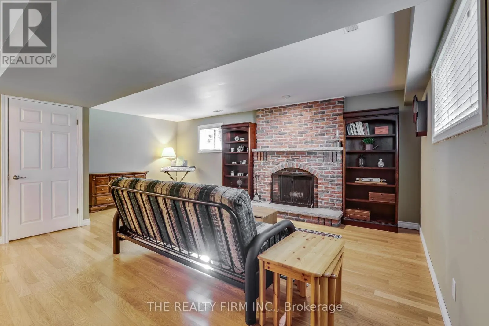 83 FAIRLANE ROAD