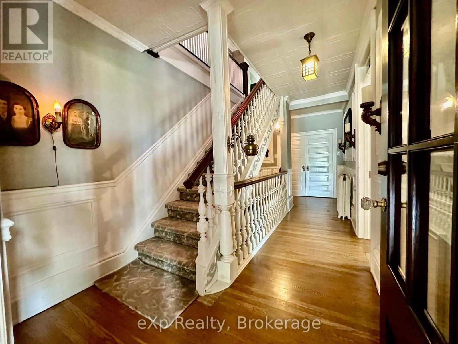 85 10TH STREET