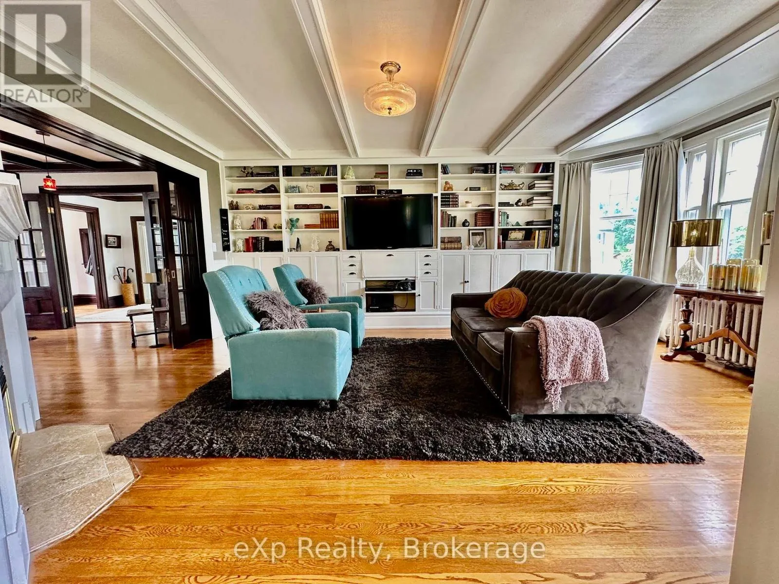 85 10TH STREET