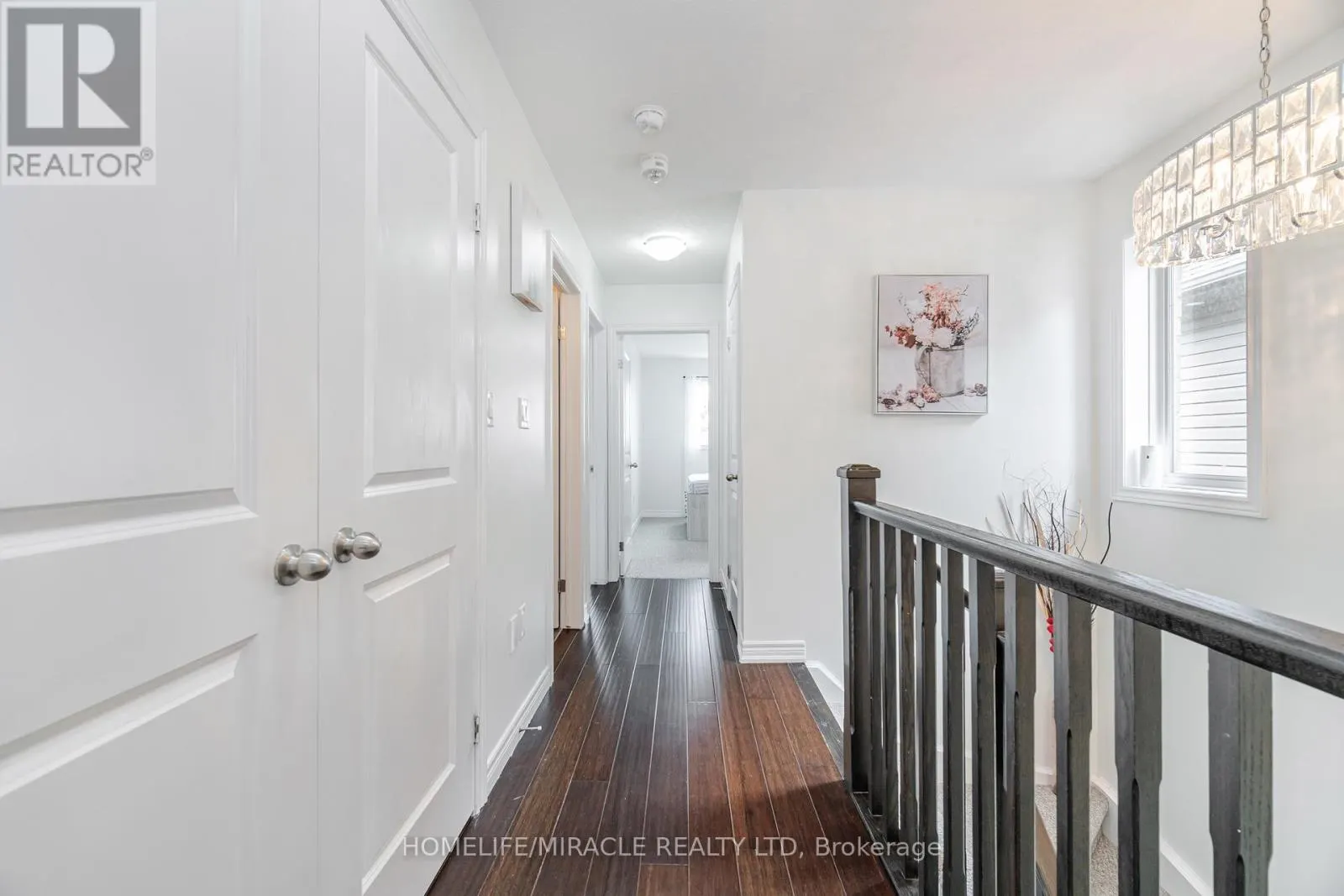 24 KINGSBOROUGH DRIVE