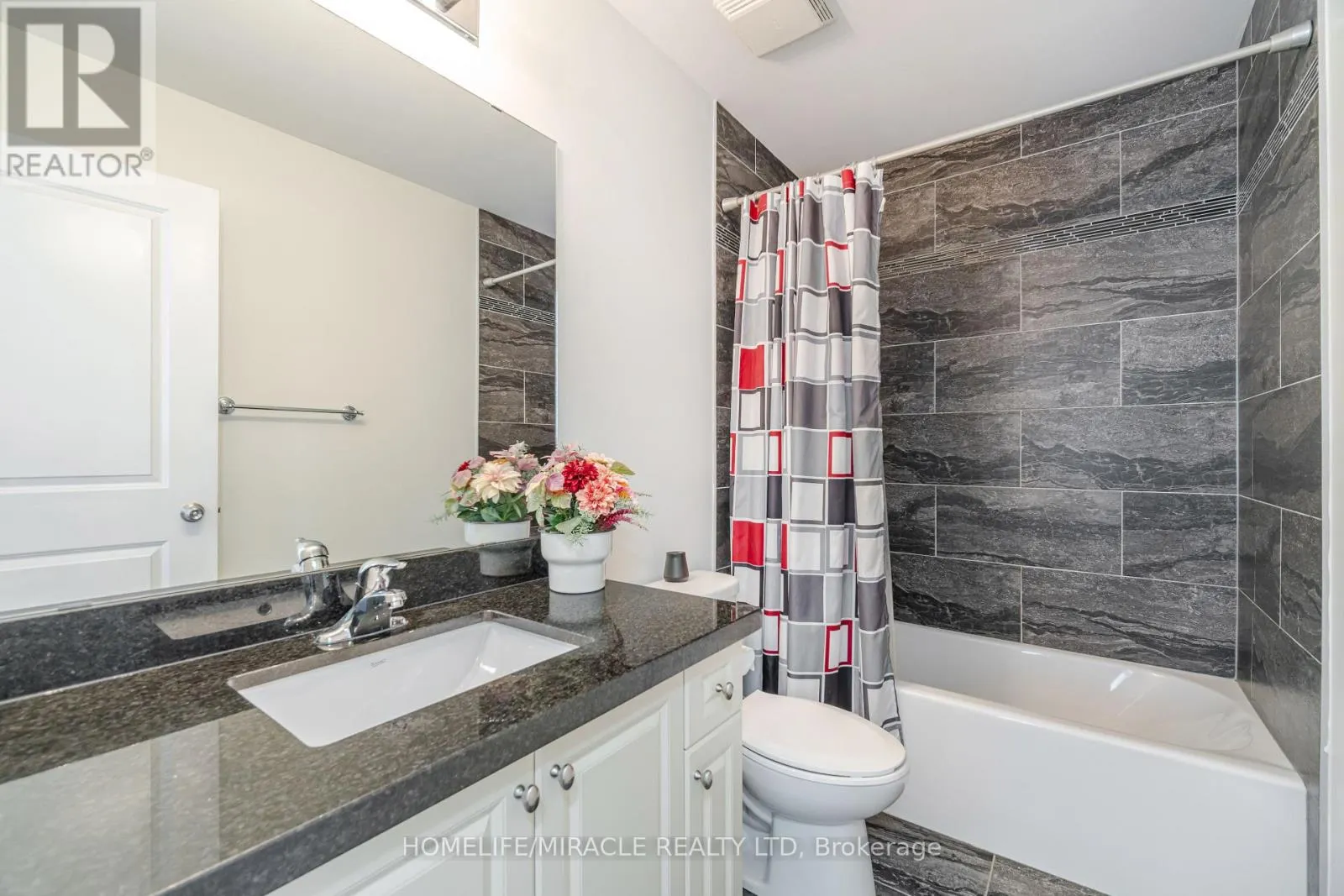 24 KINGSBOROUGH DRIVE