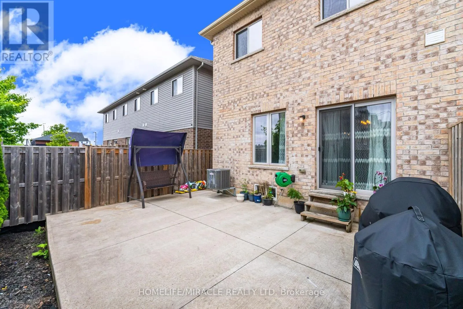 24 KINGSBOROUGH DRIVE