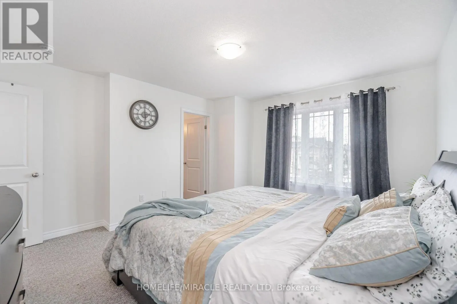 24 KINGSBOROUGH DRIVE