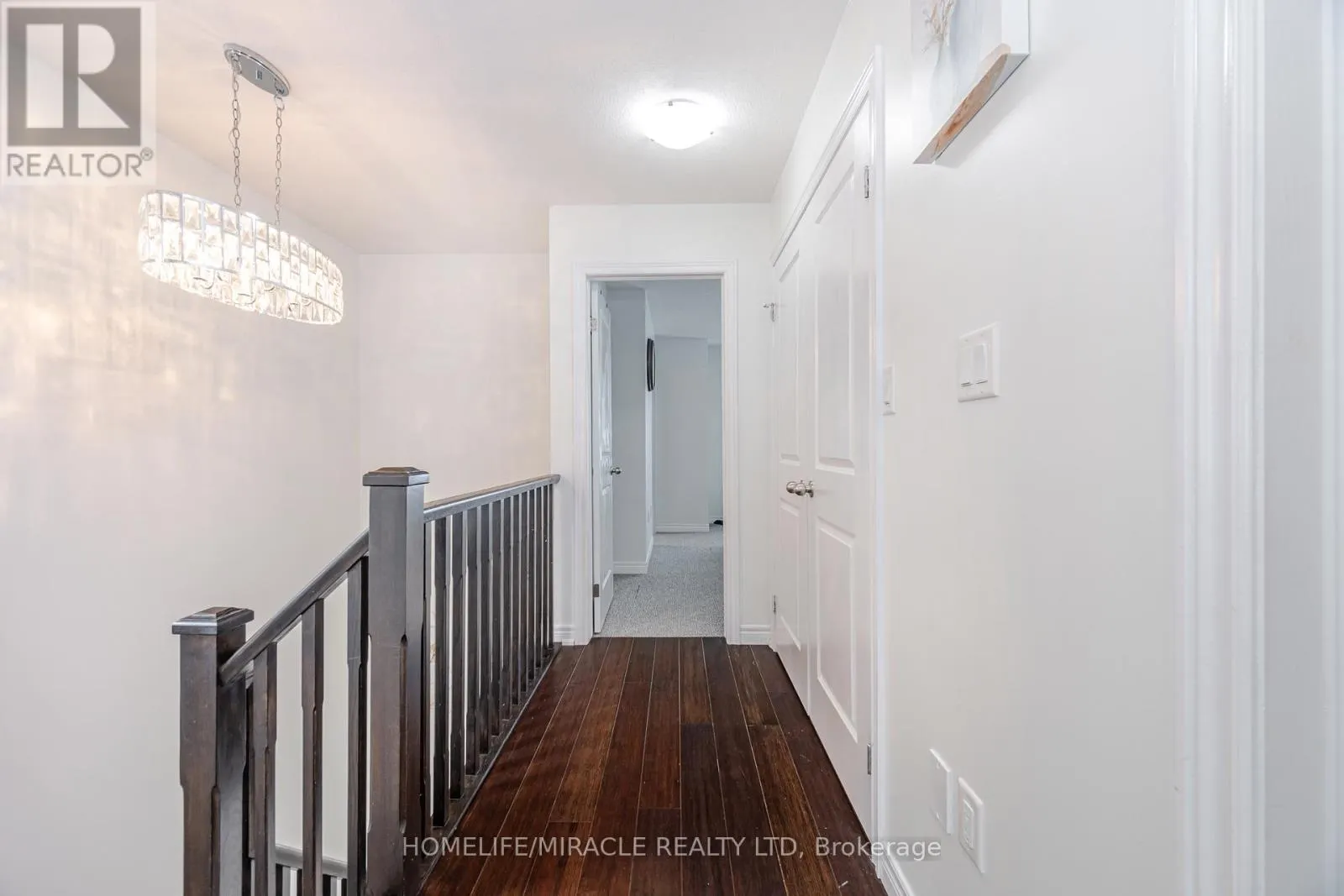 24 KINGSBOROUGH DRIVE