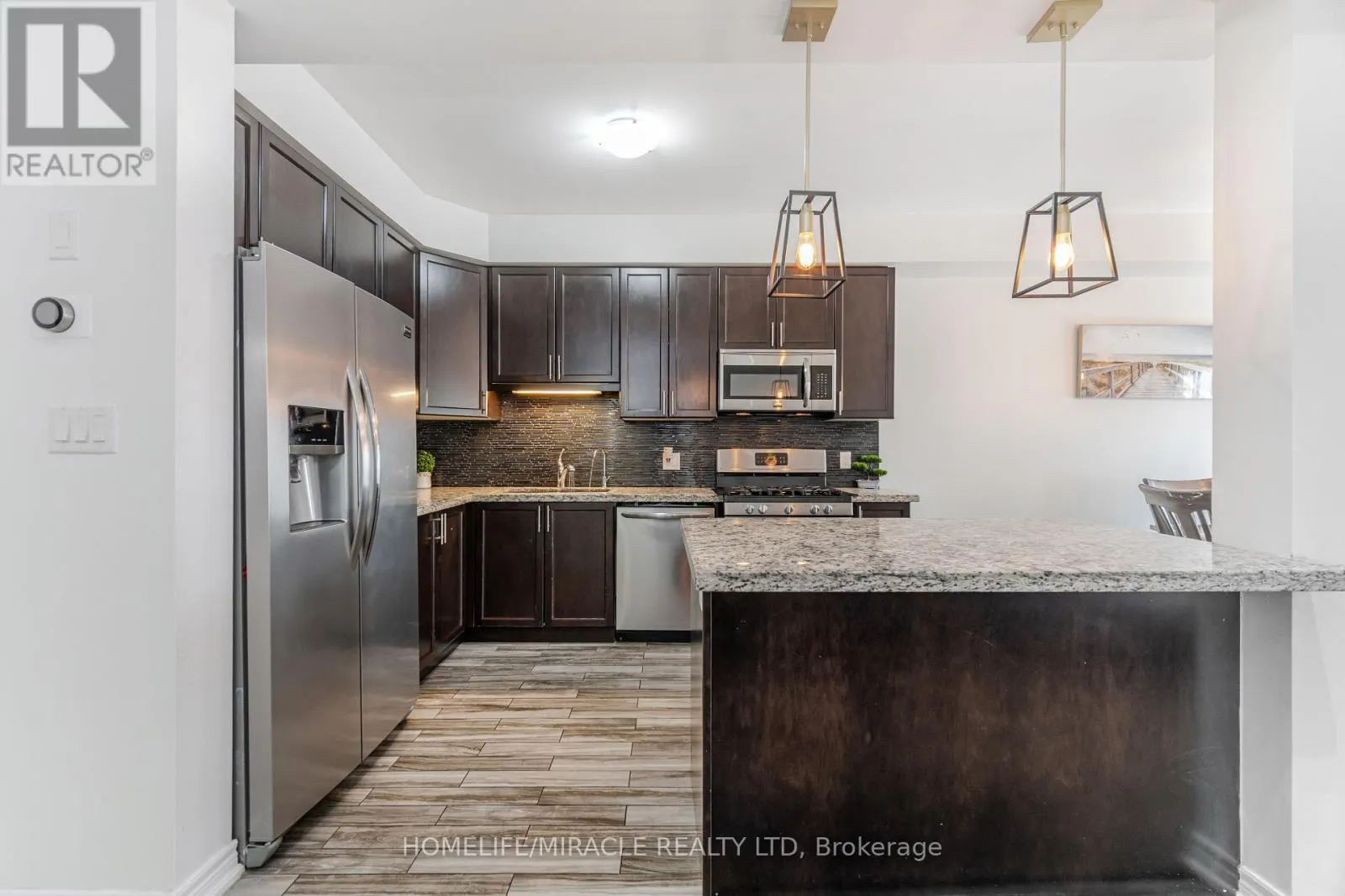 24 KINGSBOROUGH DRIVE