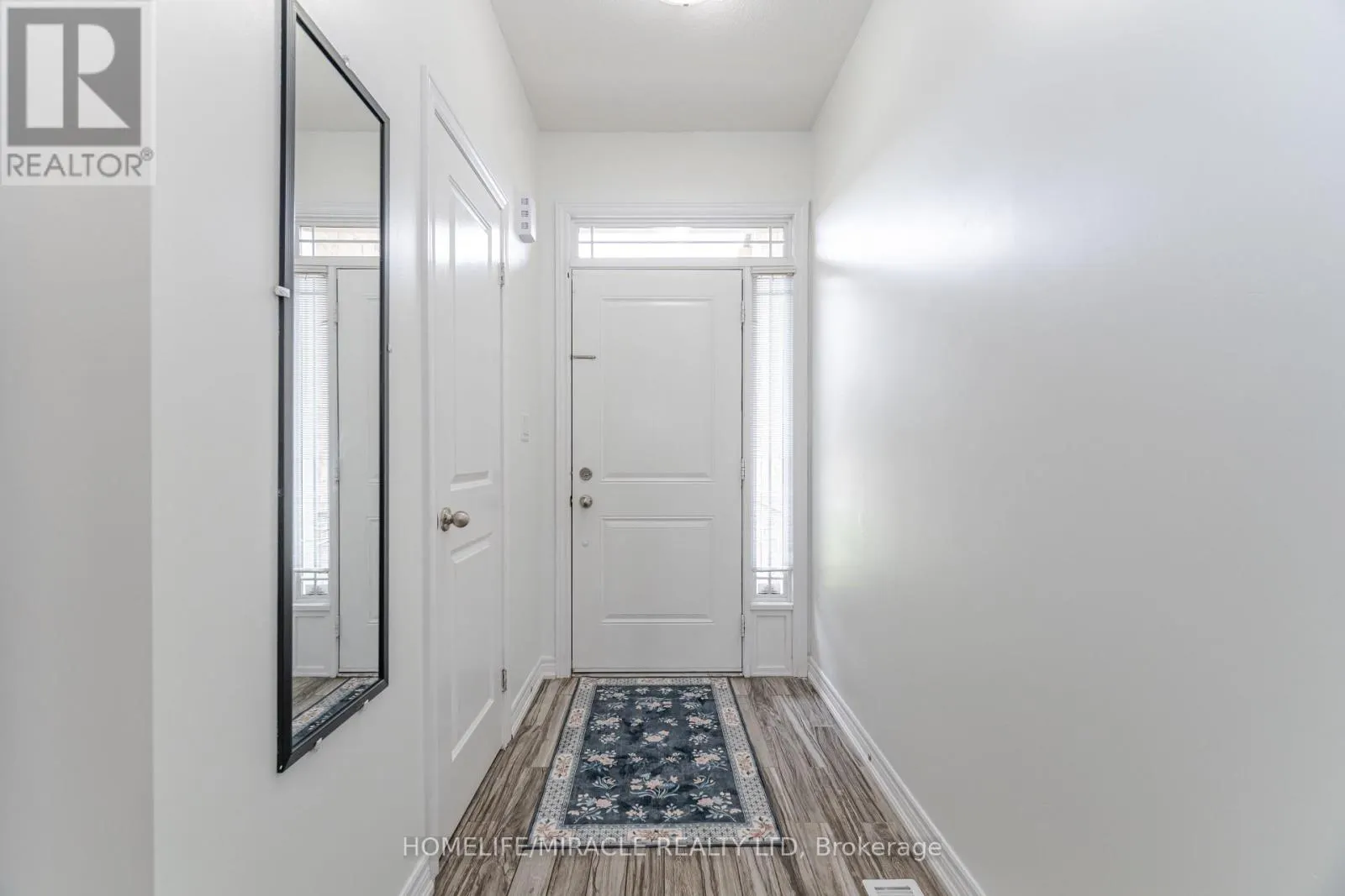 24 KINGSBOROUGH DRIVE