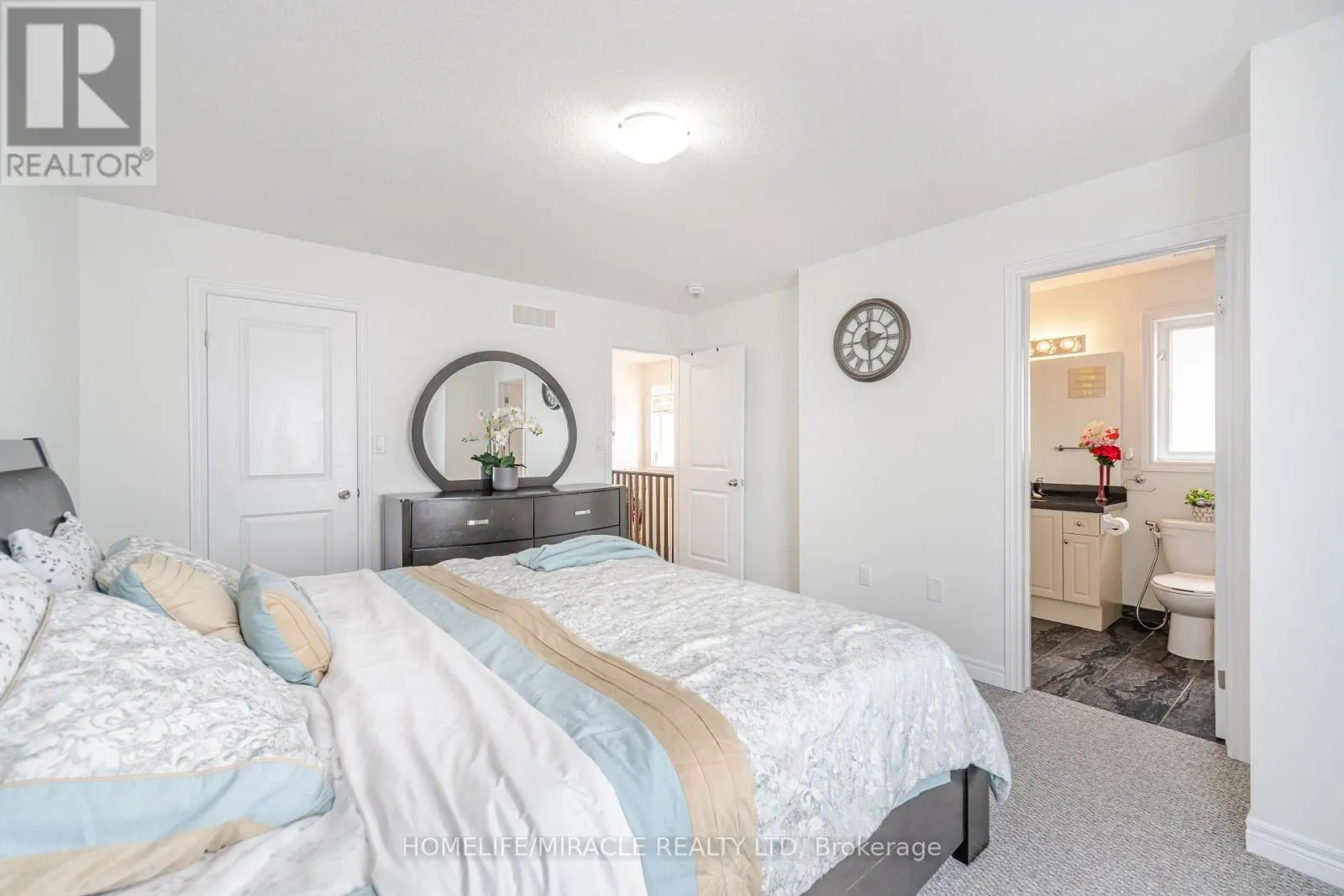 24 KINGSBOROUGH DRIVE