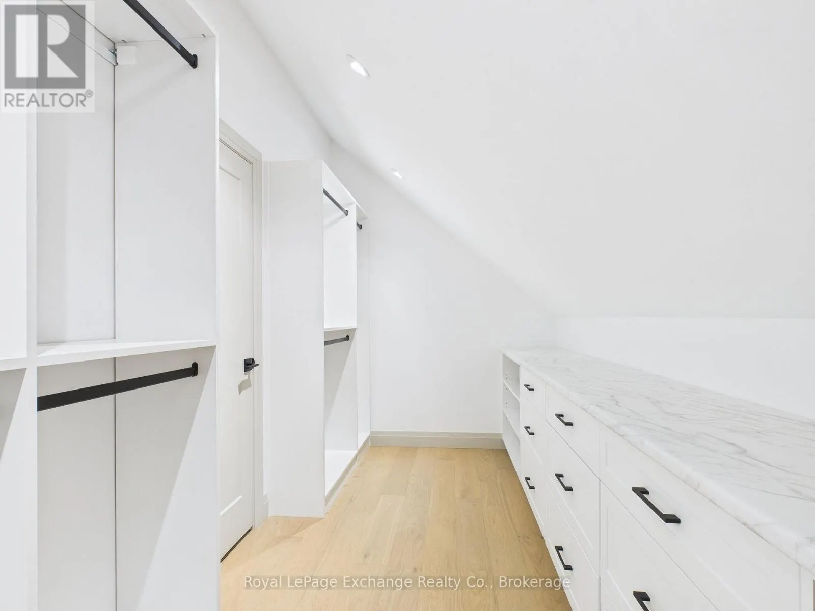2 MARSHALL PLACE