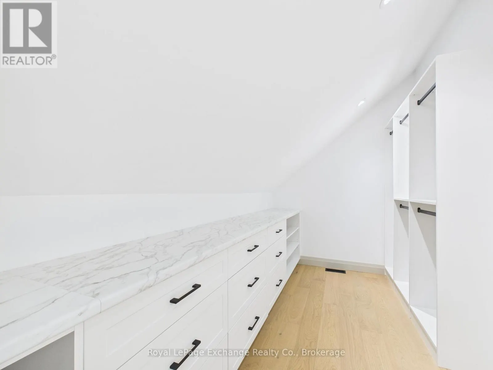 2 MARSHALL PLACE