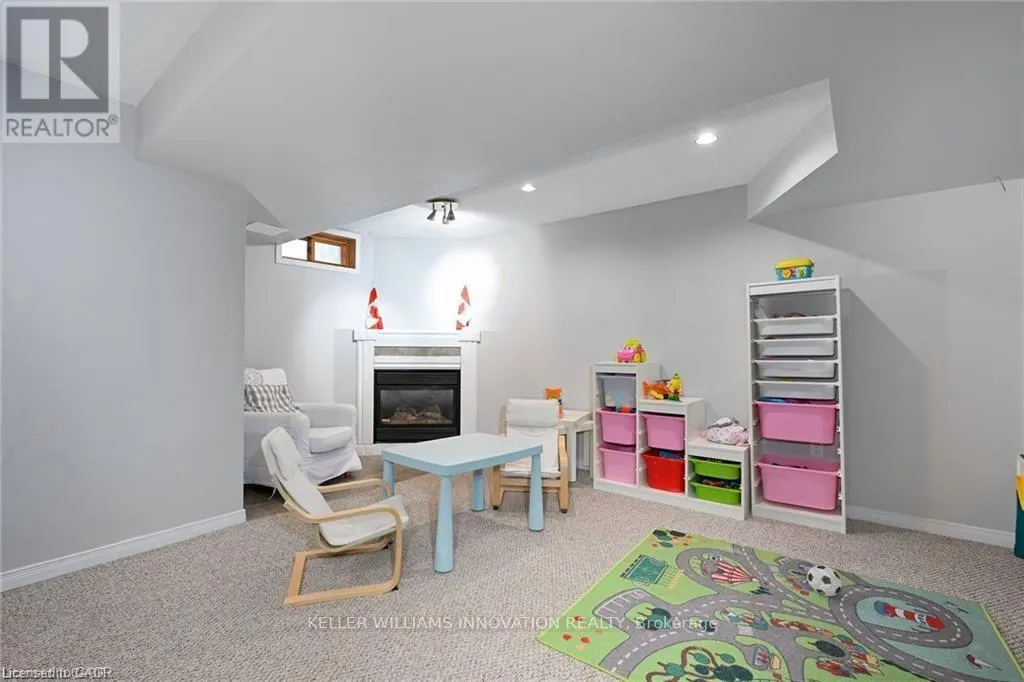 8 BUSS COURT