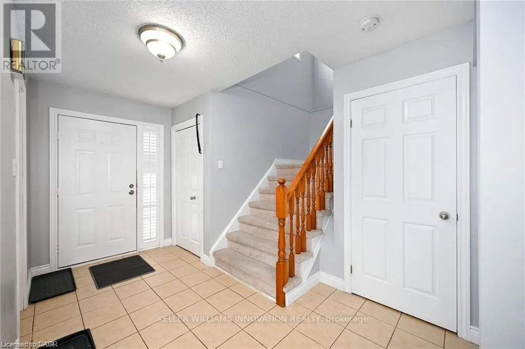 8 BUSS COURT