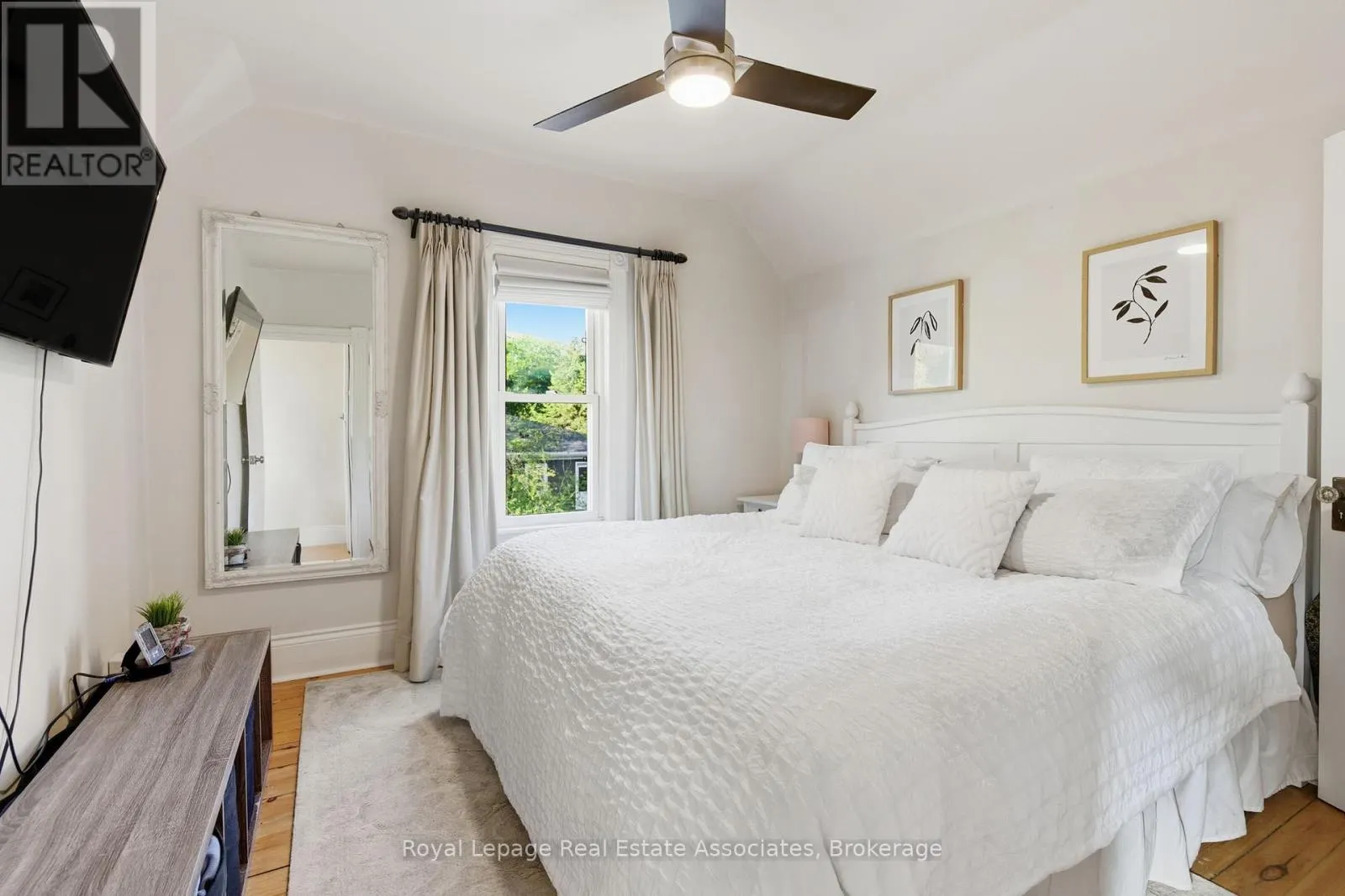 3 SHAW AVENUE E