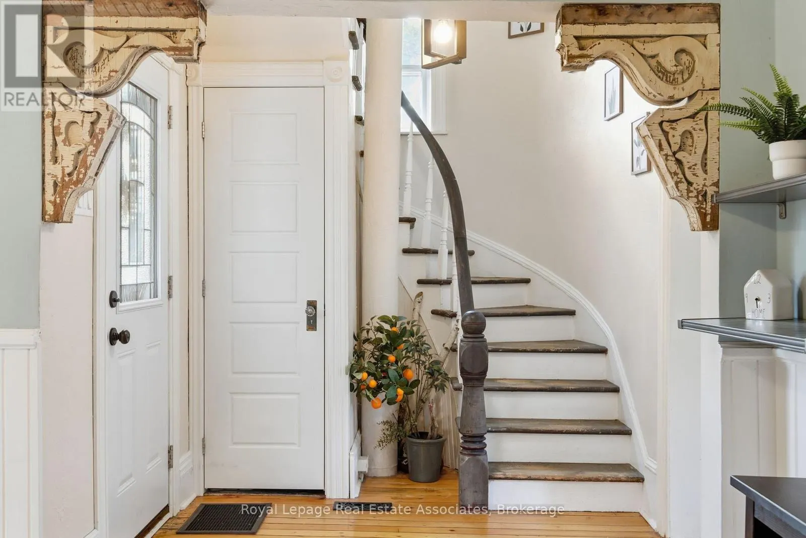 3 SHAW AVENUE E