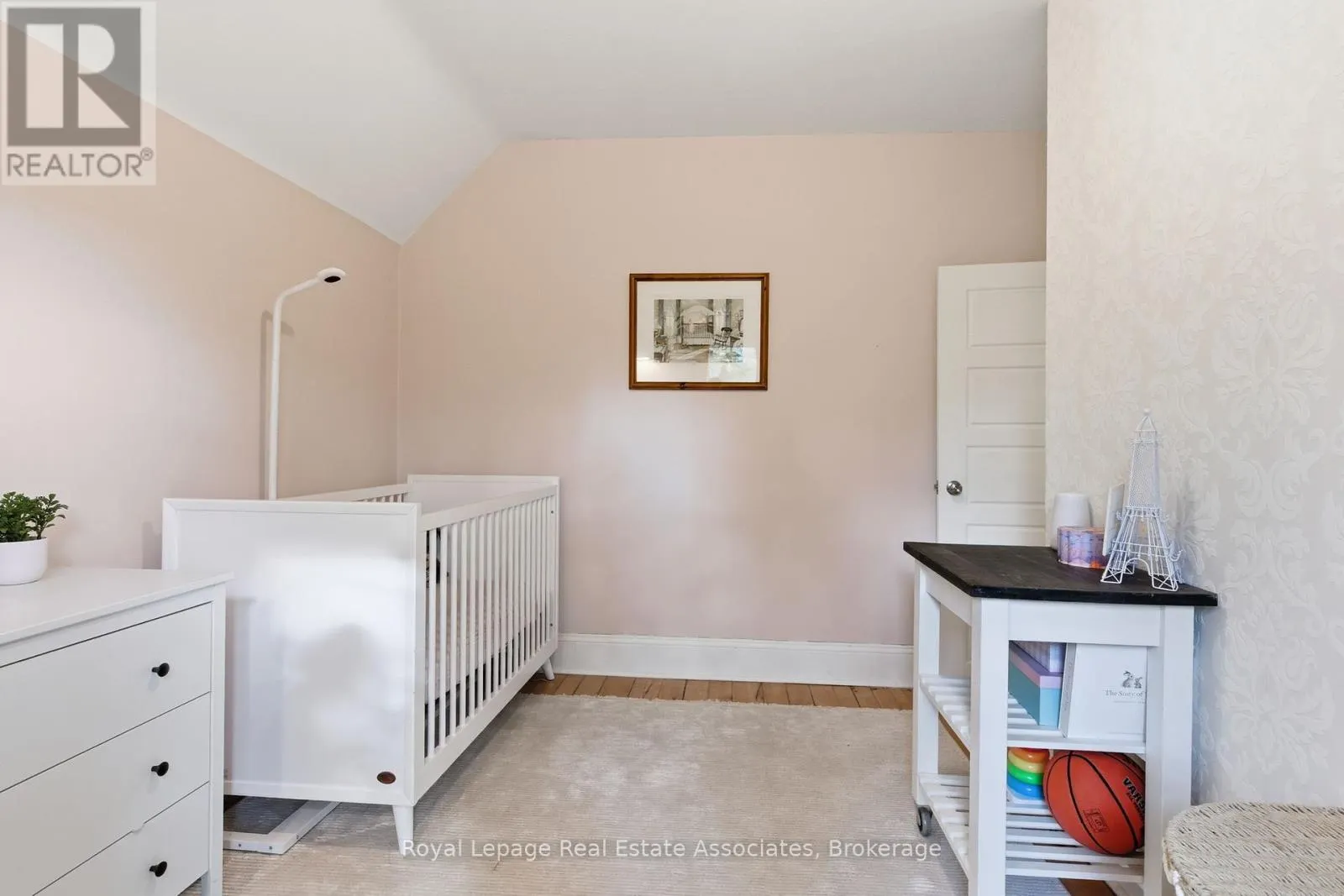 3 SHAW AVENUE E