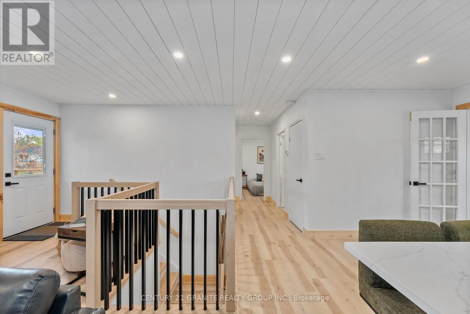 31 SPRUCEDALE STREET