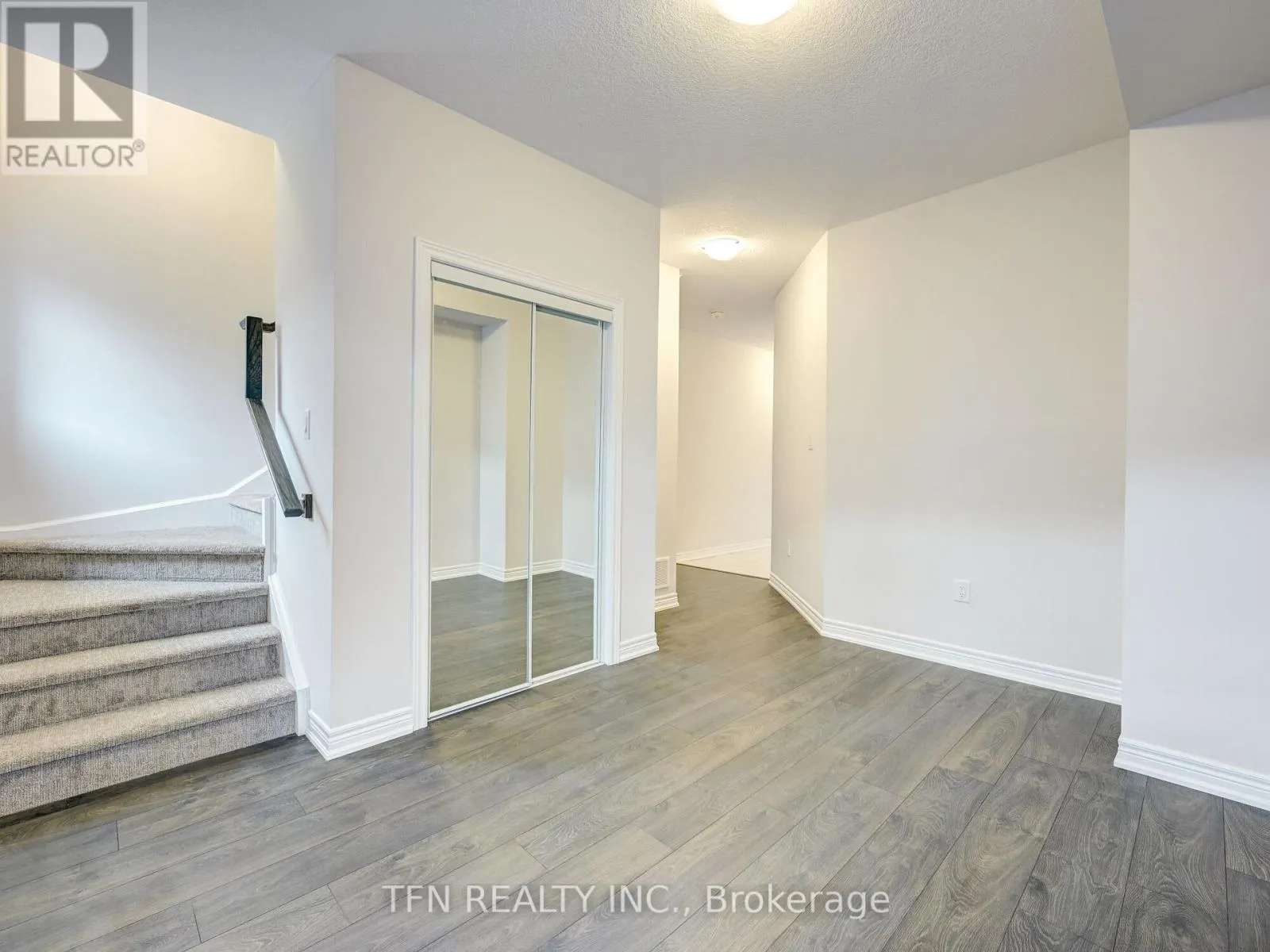 9 - 10 BIRMINGHAM DRIVE