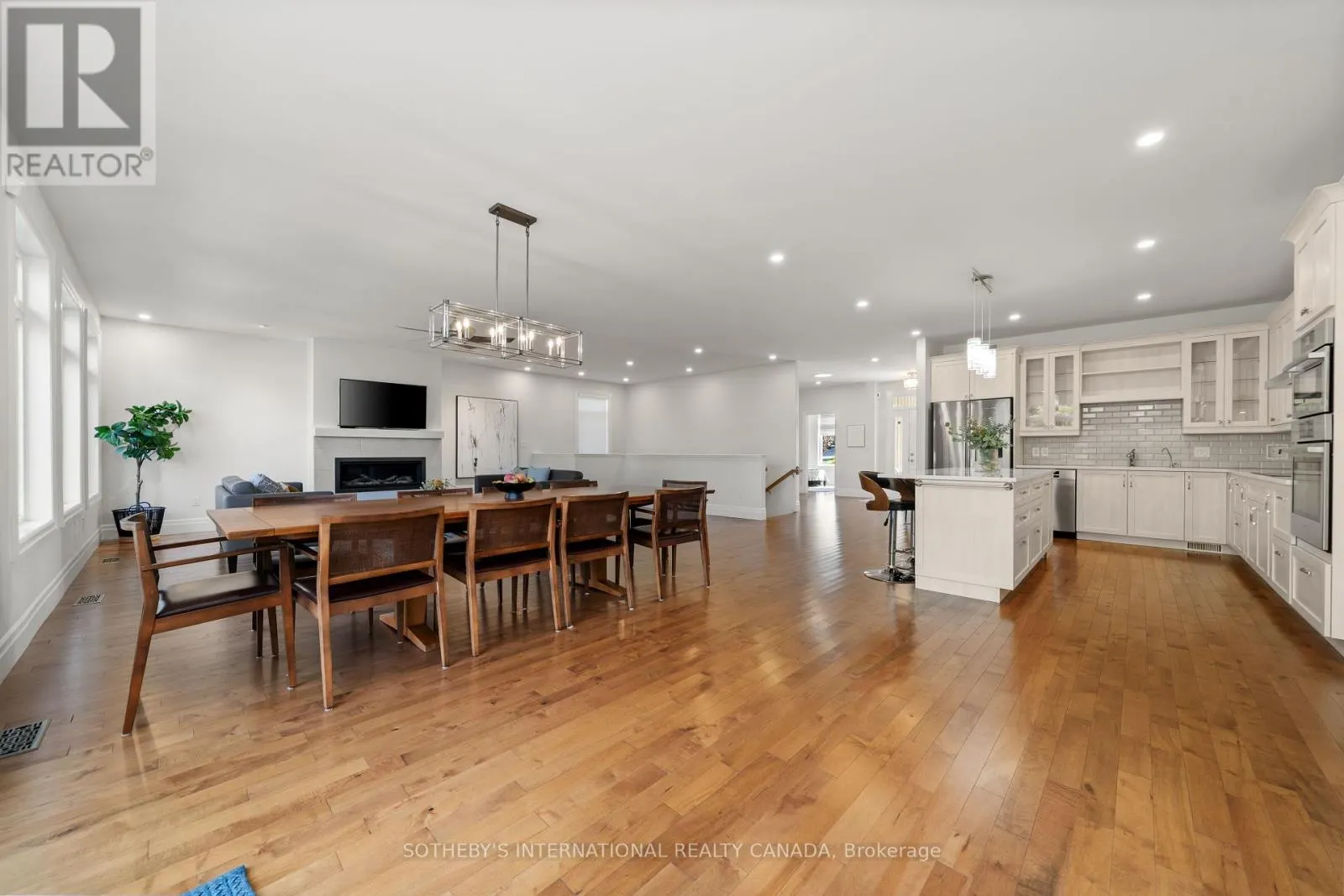 30 PINE RIDGE DRIVE