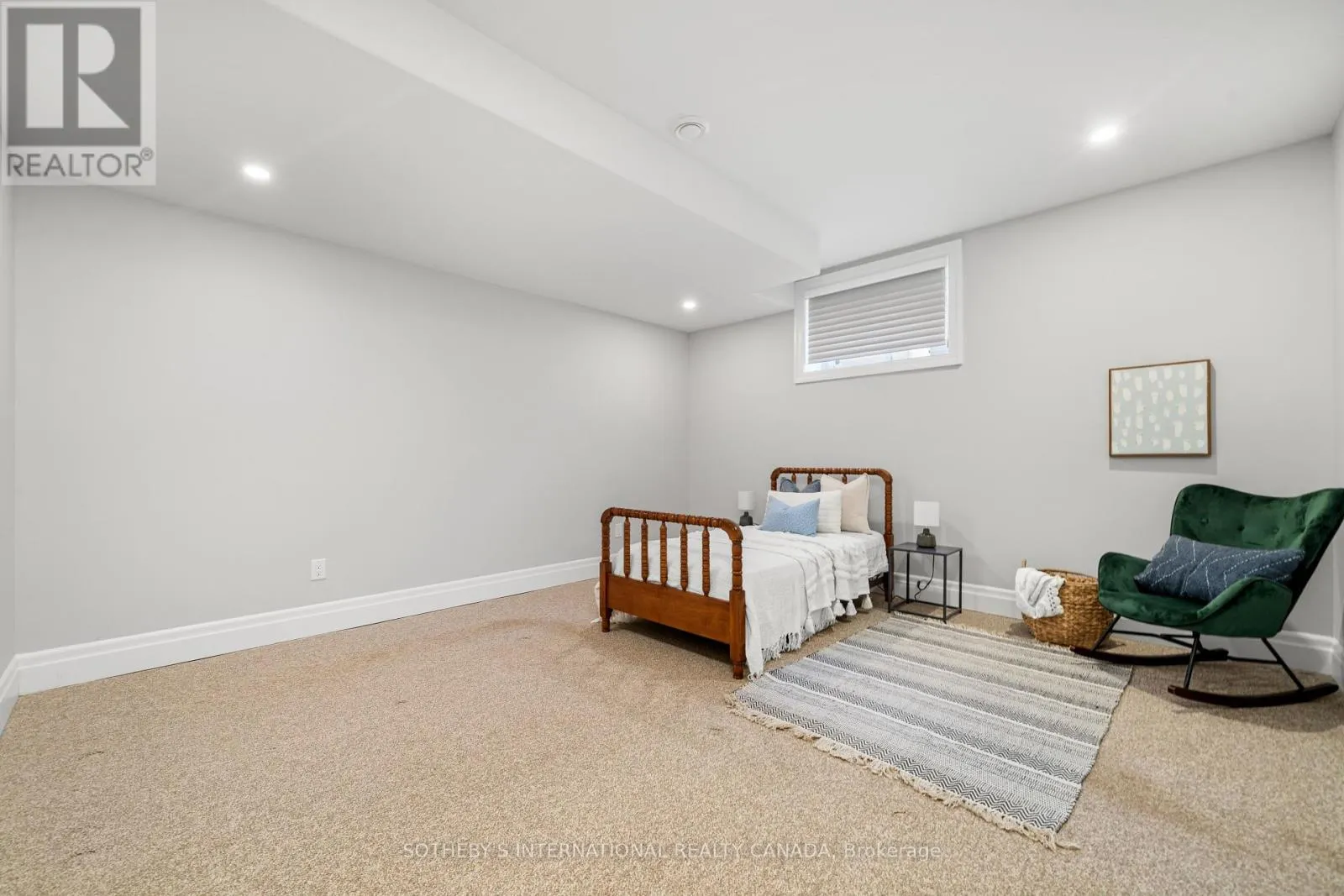 30 PINE RIDGE DRIVE
