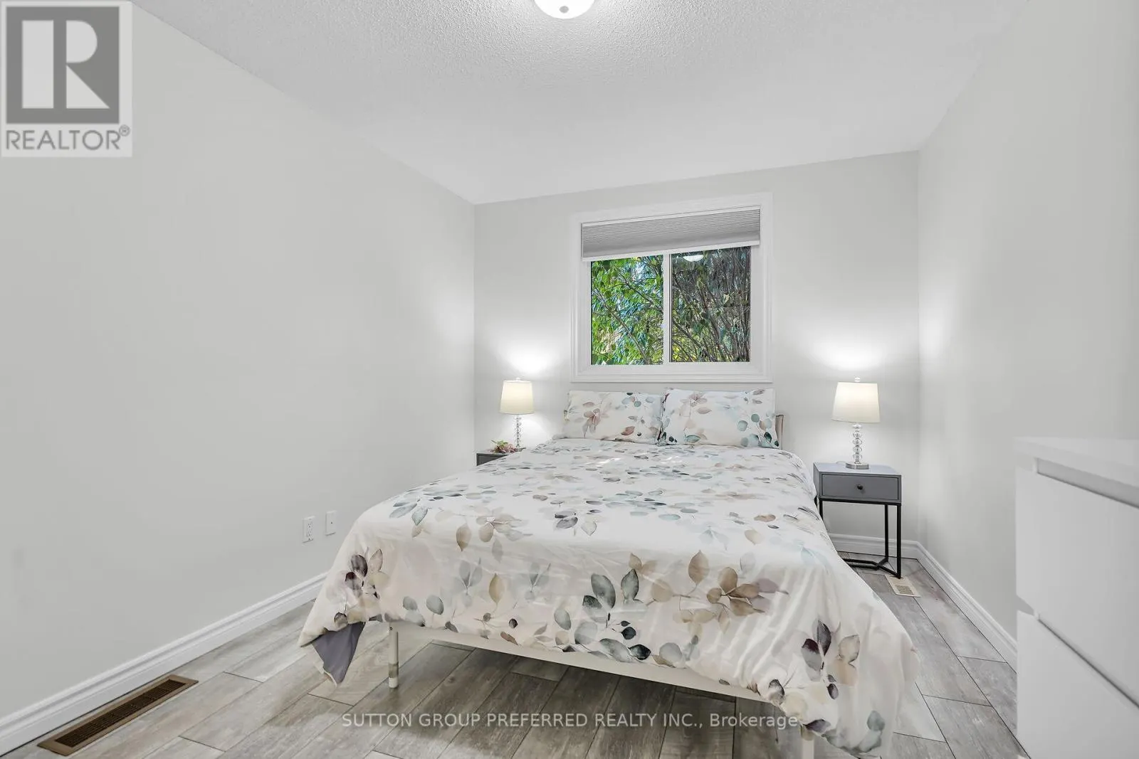 34 HEARTHSIDE PLACE