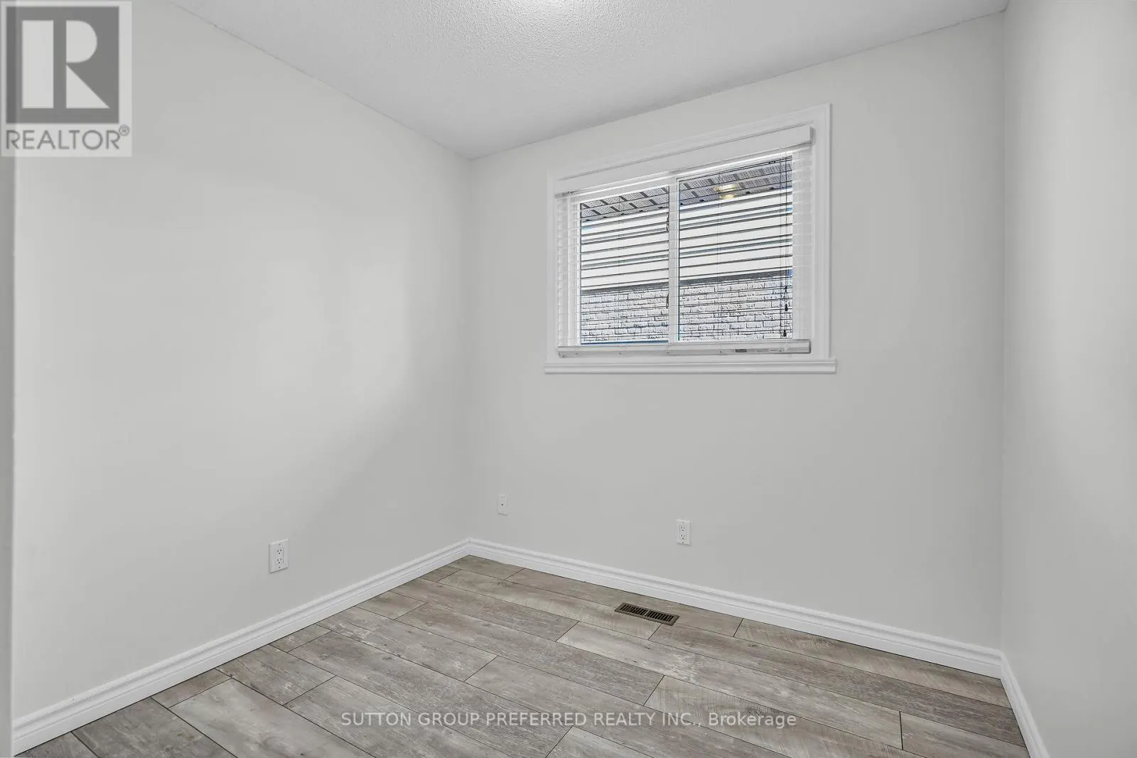 34 HEARTHSIDE PLACE