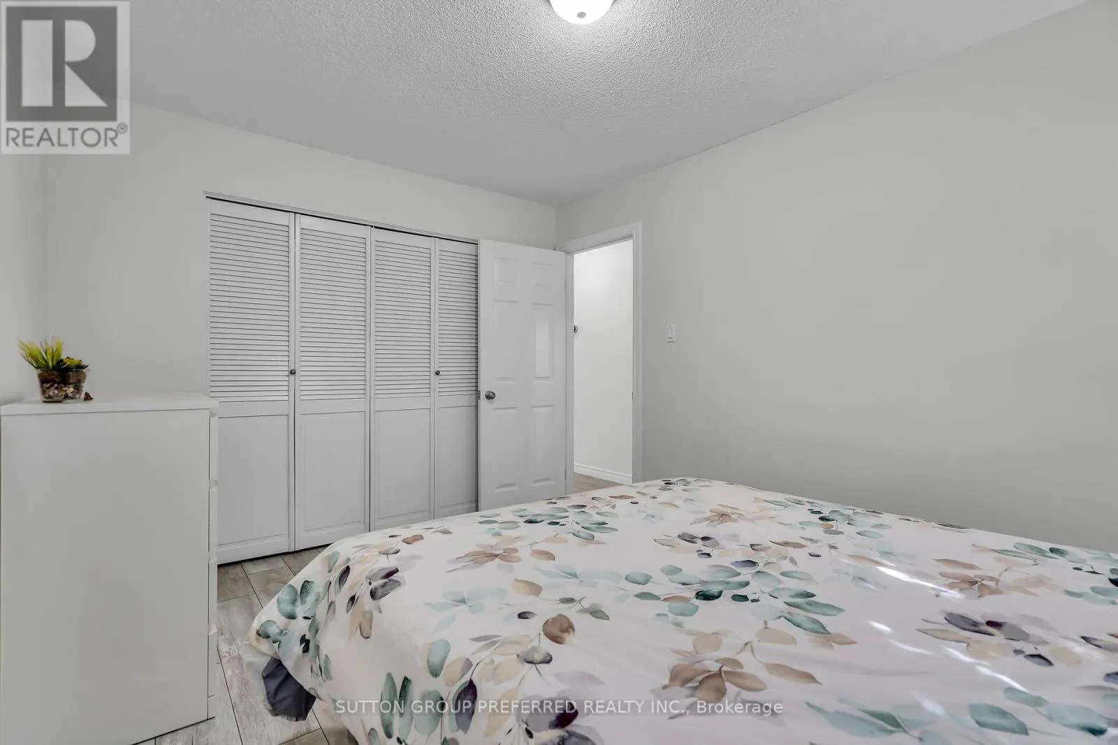 34 HEARTHSIDE PLACE