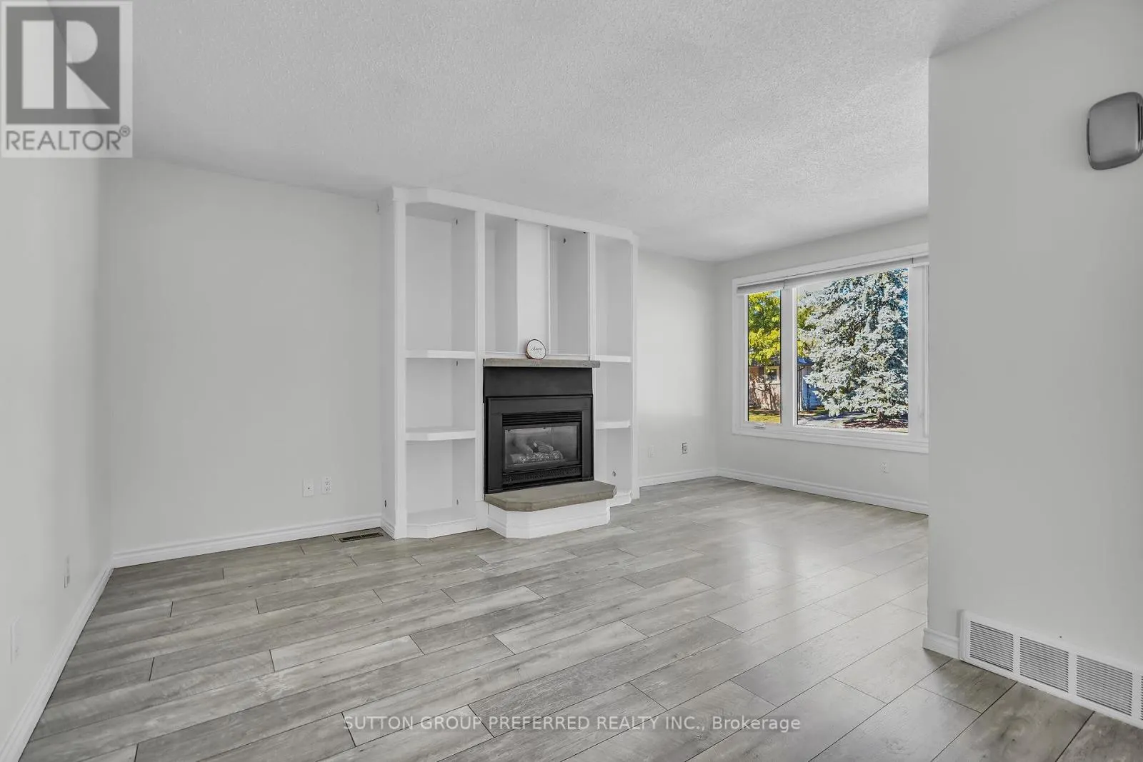 34 HEARTHSIDE PLACE