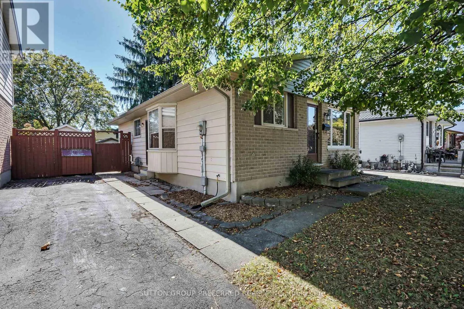 34 HEARTHSIDE PLACE