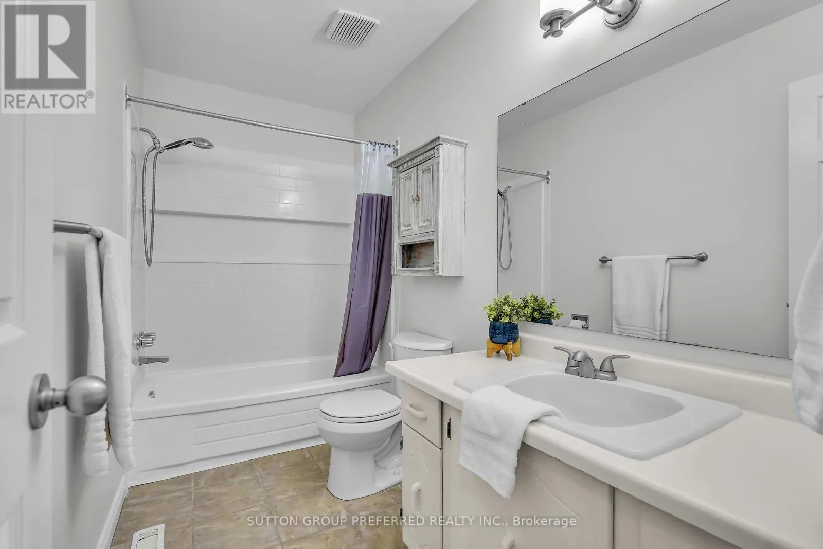 34 HEARTHSIDE PLACE