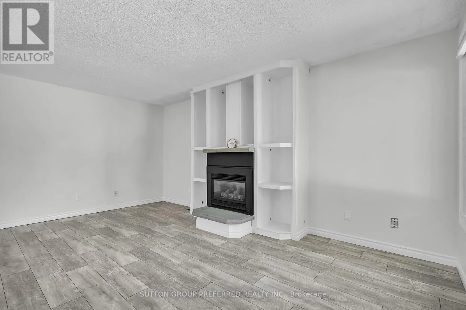 34 HEARTHSIDE PLACE