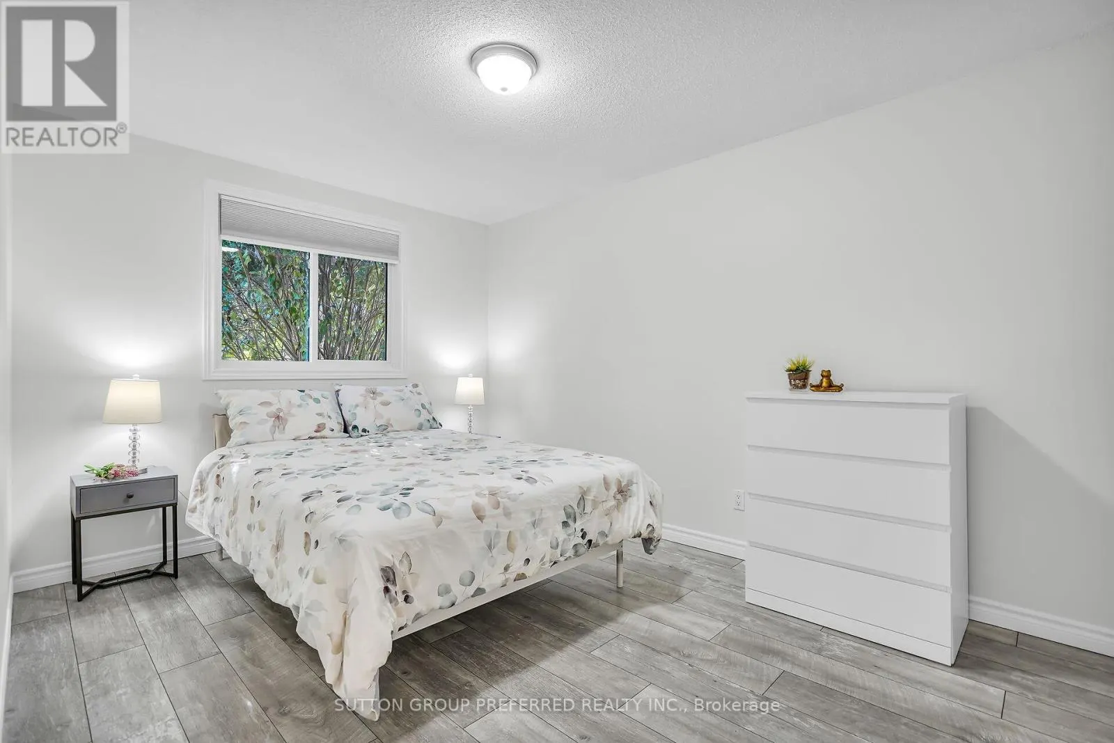 34 HEARTHSIDE PLACE