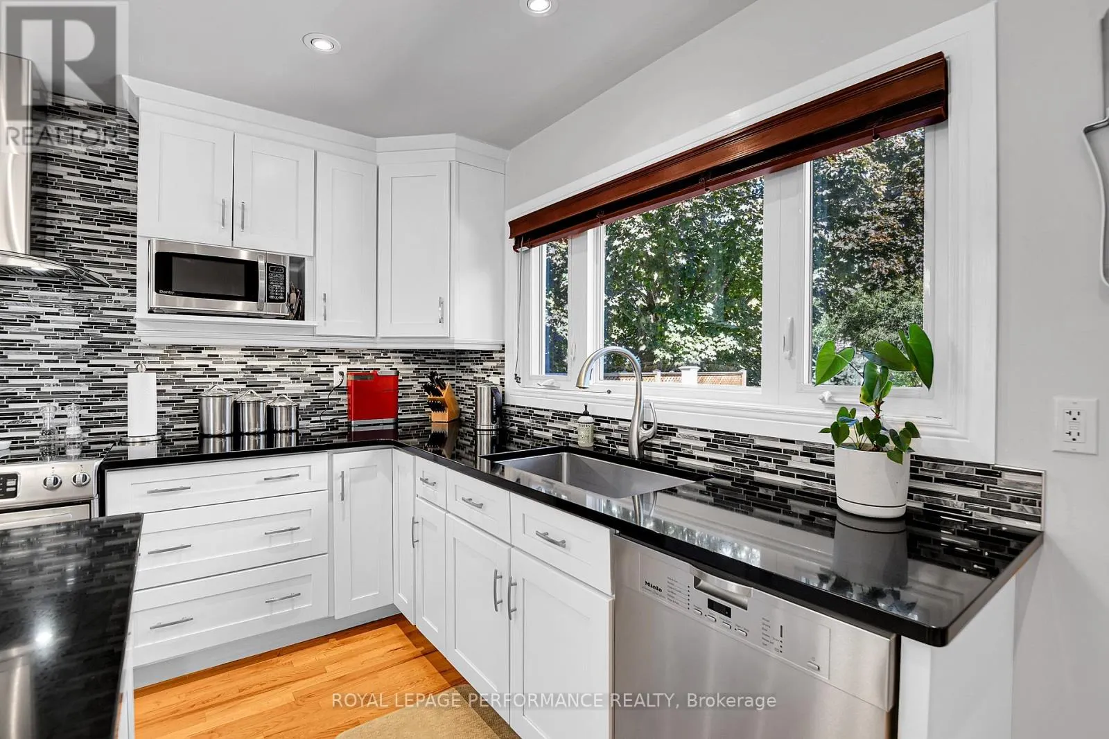 2239 WEBSTER AVENUE