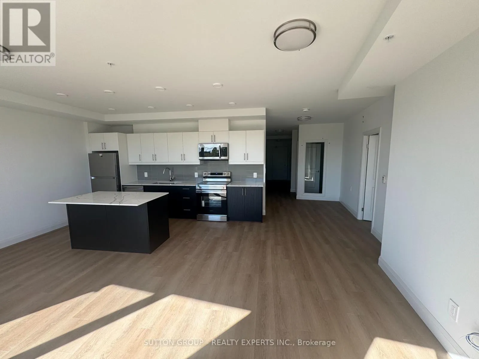 305 - 1333 WEBER STREET E