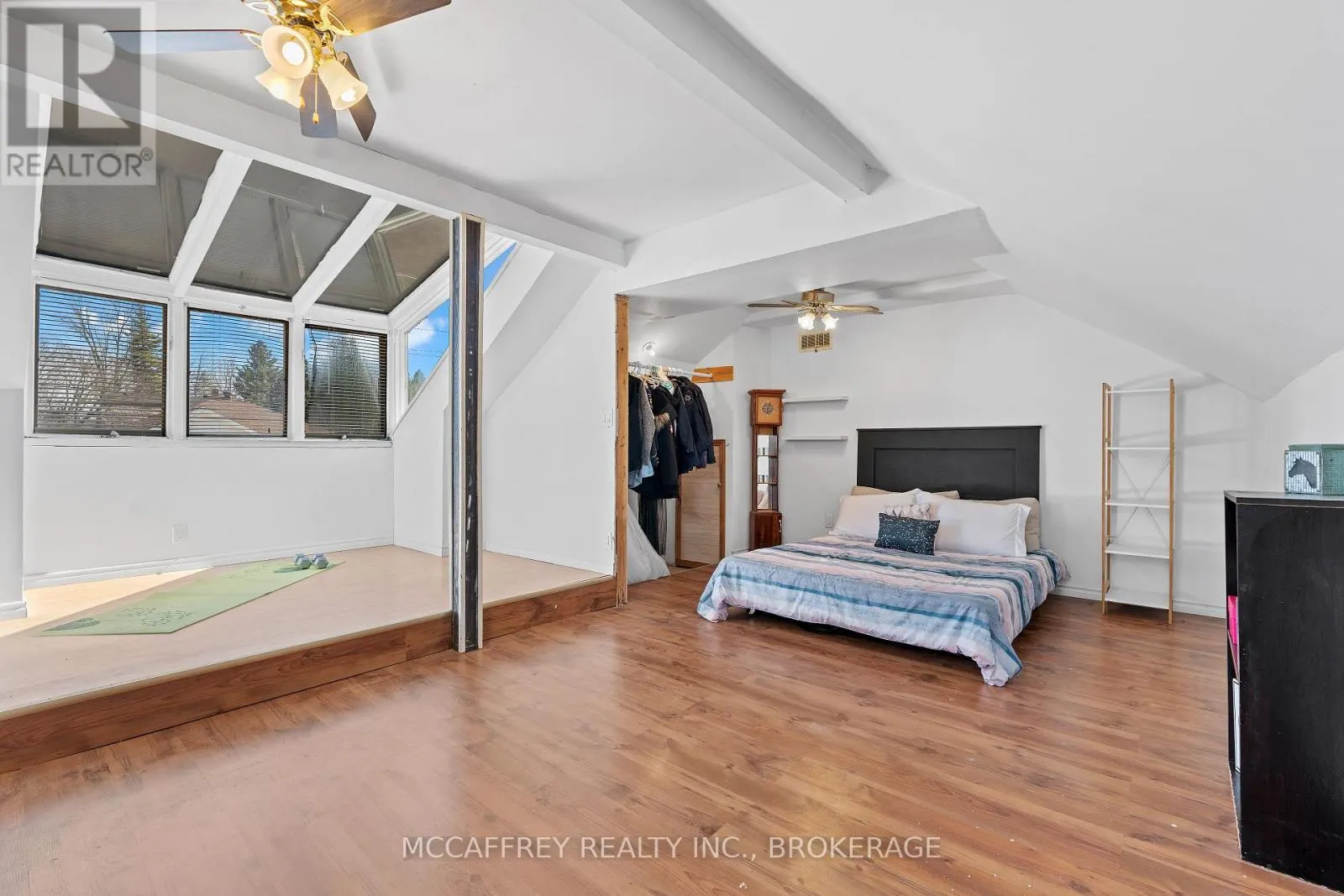 137 THOMAS STREET W