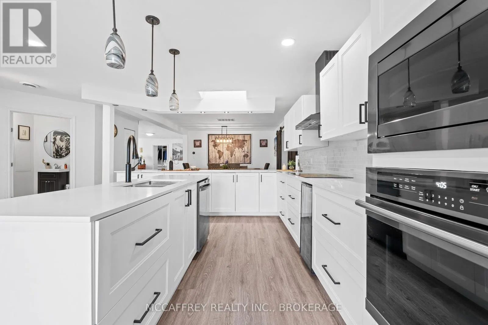 137 THOMAS STREET W