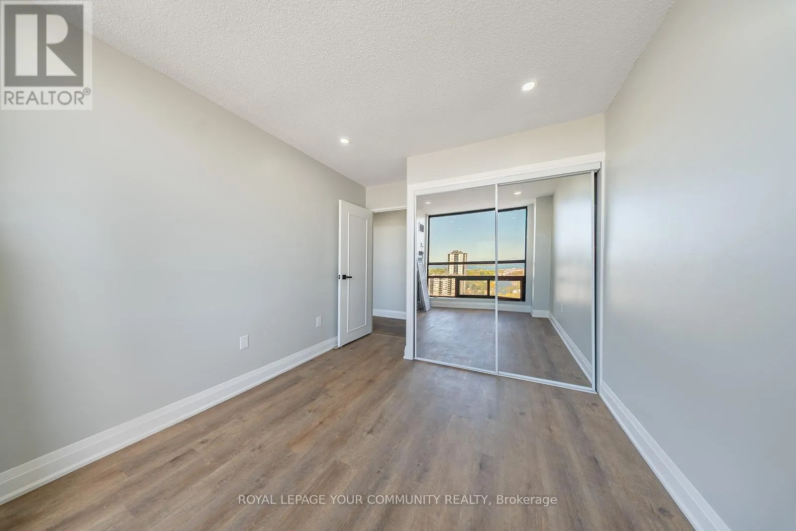 PH3 - 222 JACKSON STREET