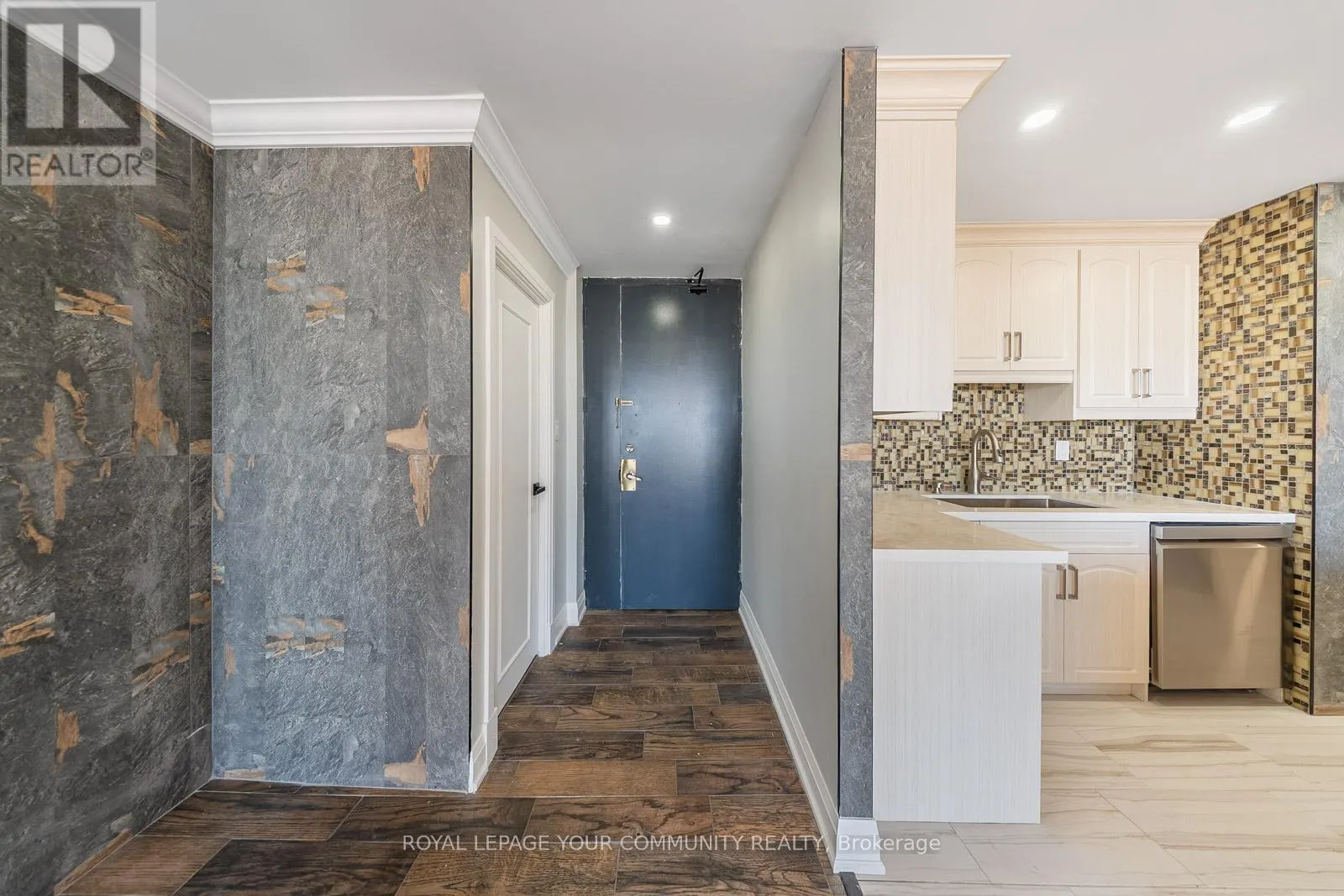 PH3 - 222 JACKSON STREET