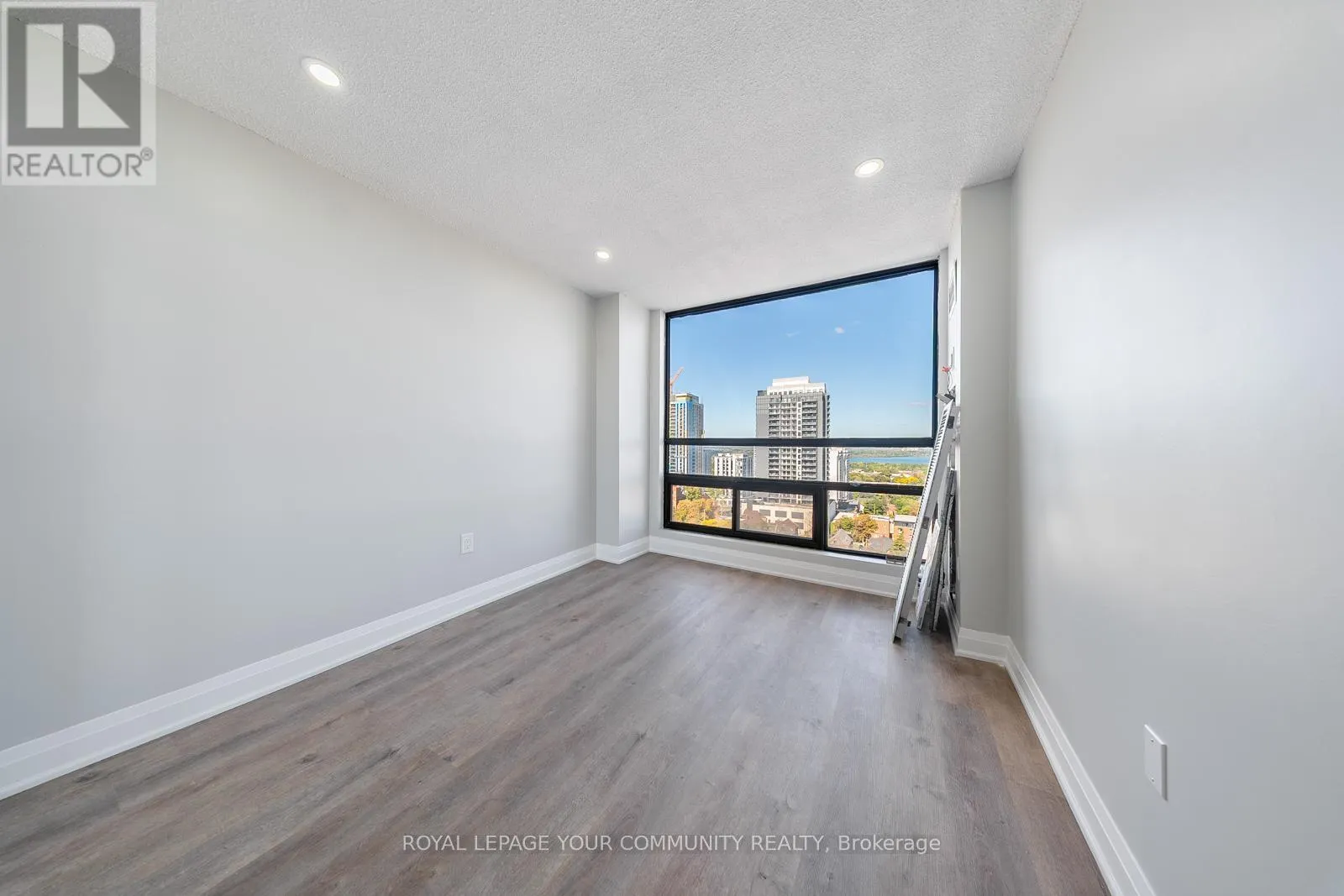PH3 - 222 JACKSON STREET