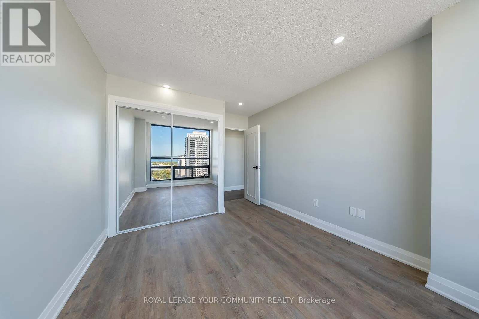 PH3 - 222 JACKSON STREET