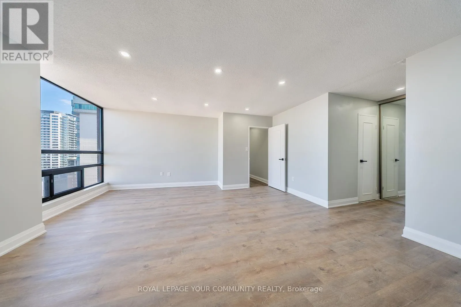 PH3 - 222 JACKSON STREET