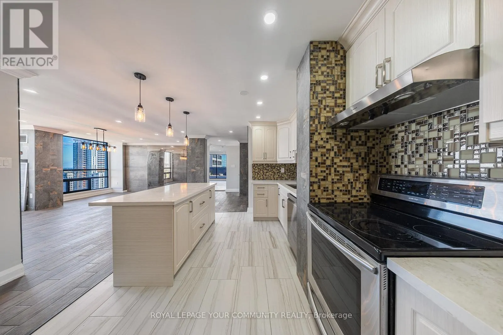 PH3 - 222 JACKSON STREET