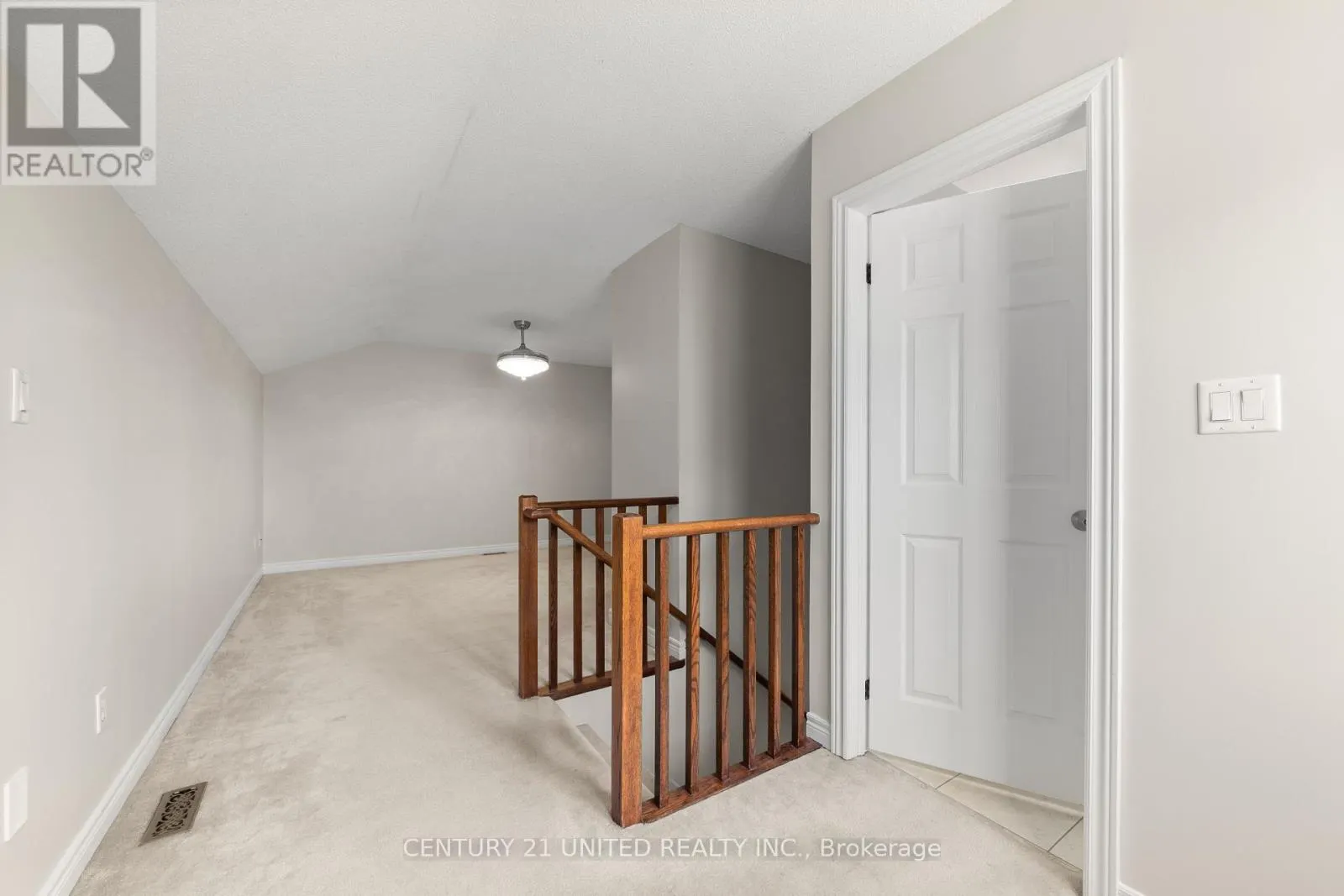 63 FALLINGBROOK CRESCENT