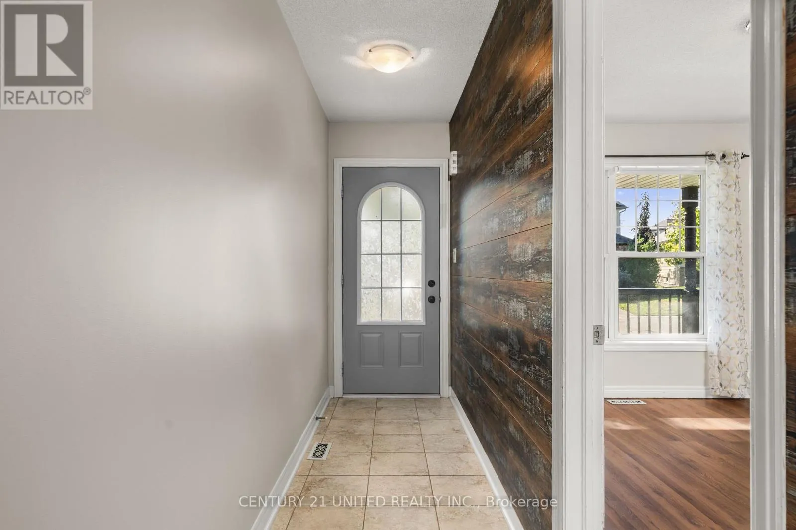 63 FALLINGBROOK CRESCENT