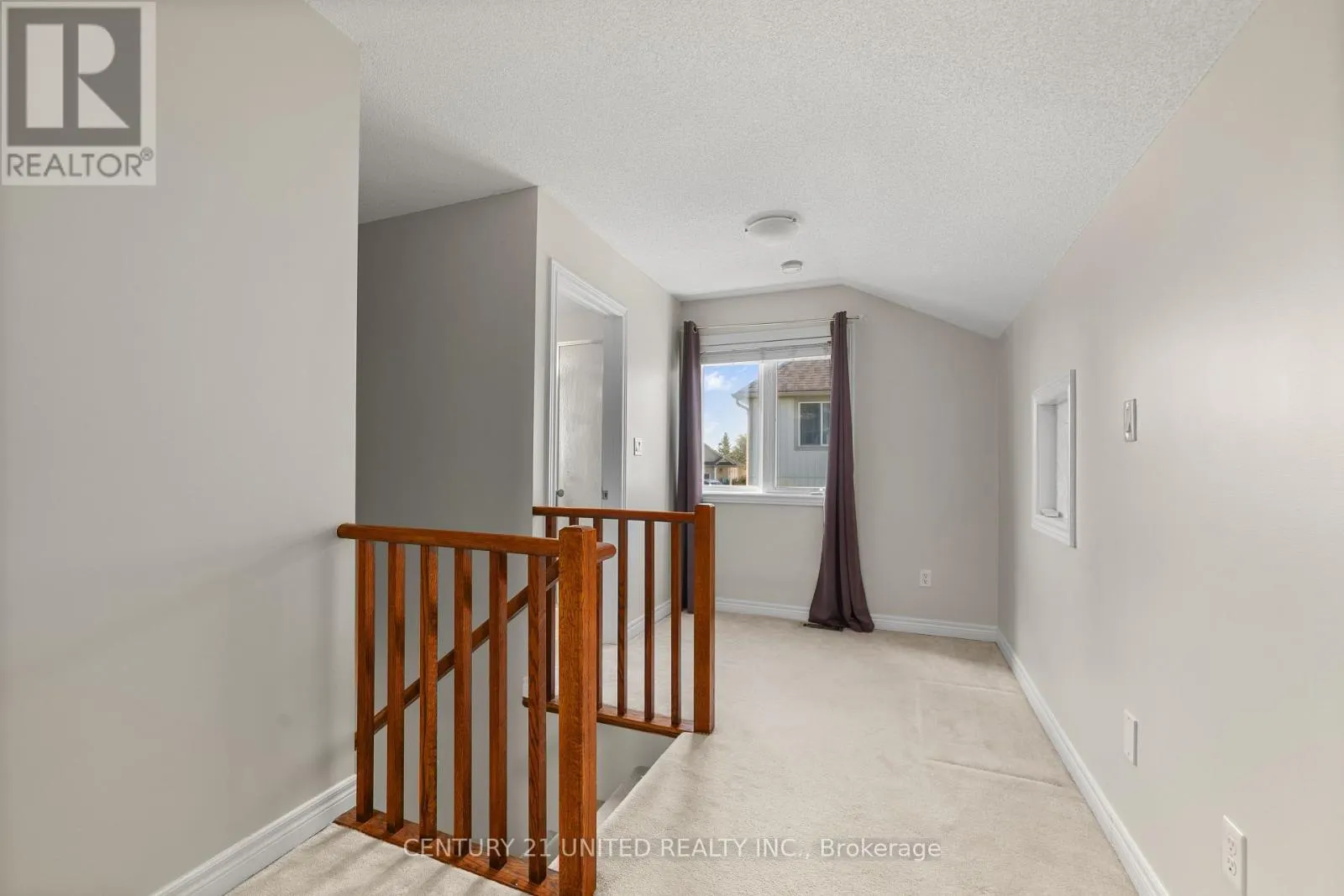 63 FALLINGBROOK CRESCENT