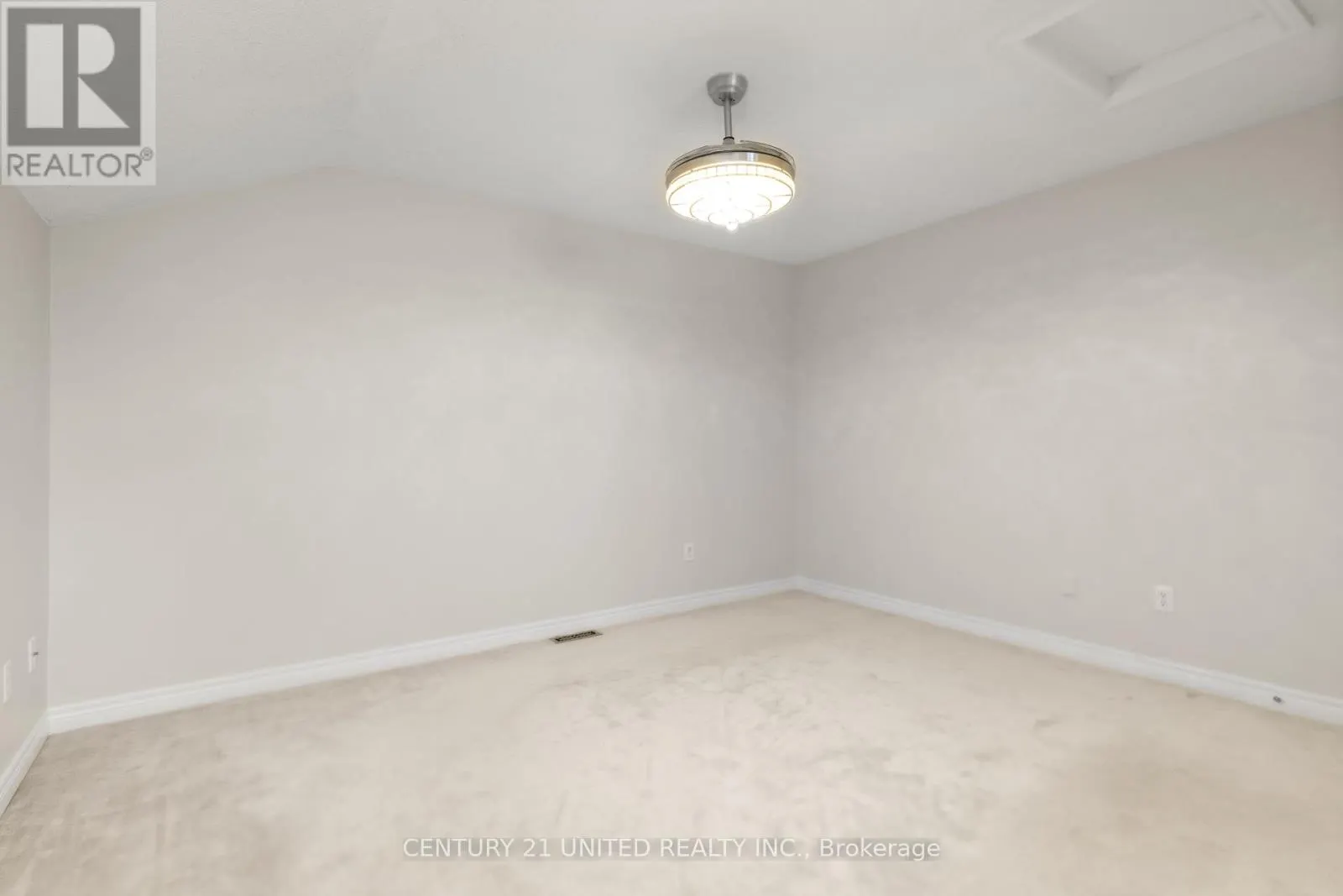 63 FALLINGBROOK CRESCENT