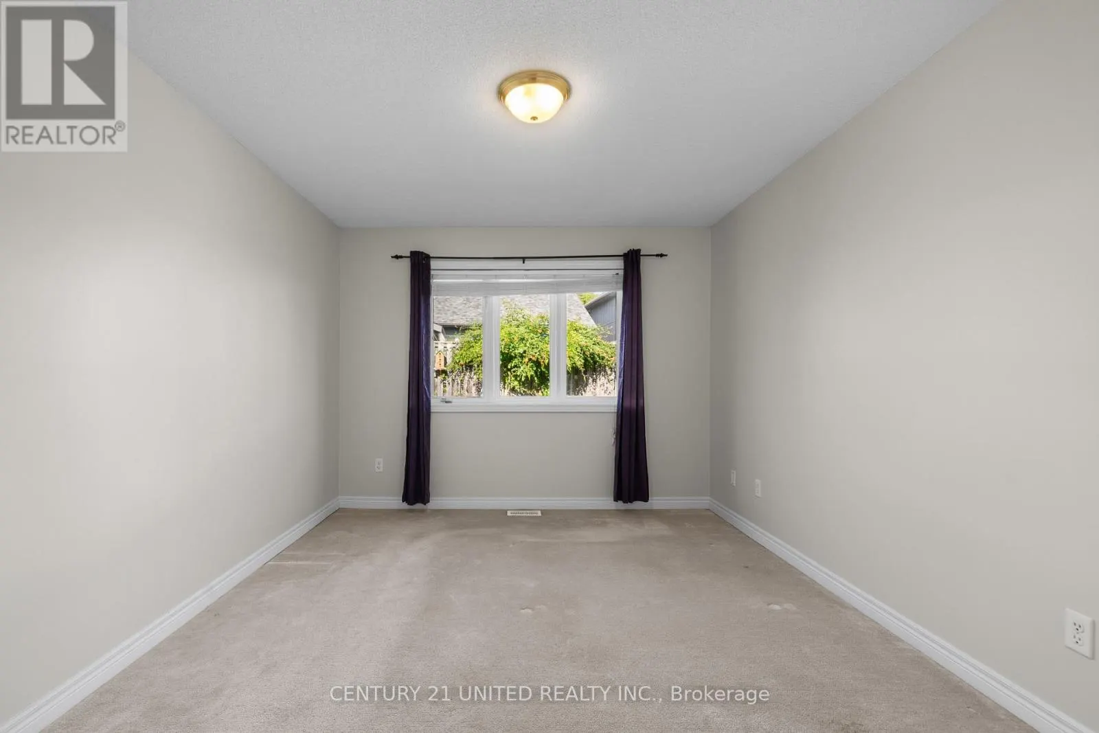63 FALLINGBROOK CRESCENT